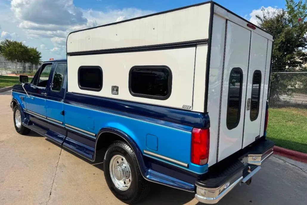 1995 Ford F-250 XLT photo 1