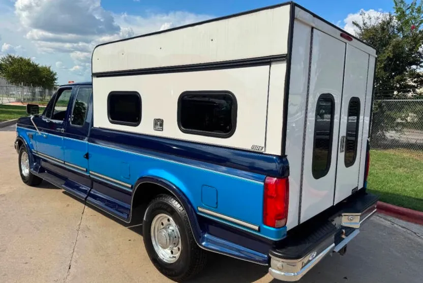1995 Ford F-250 XLT photo 1