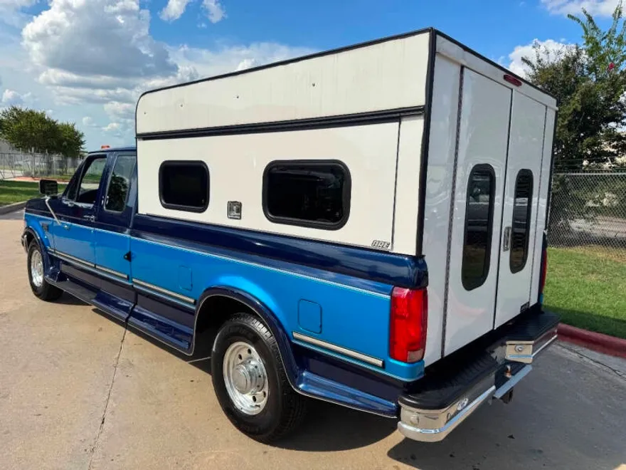 1995 Ford F-250 XLT photo 1