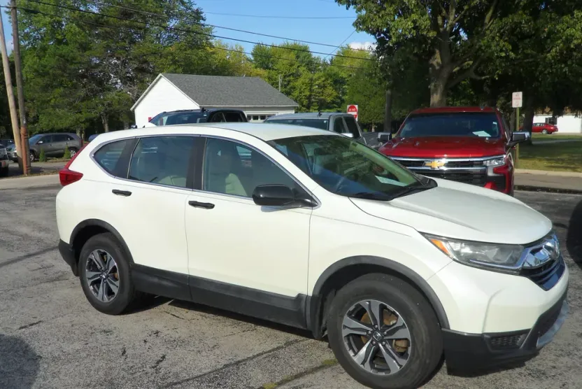 2017 Honda CR-V LX photo 1