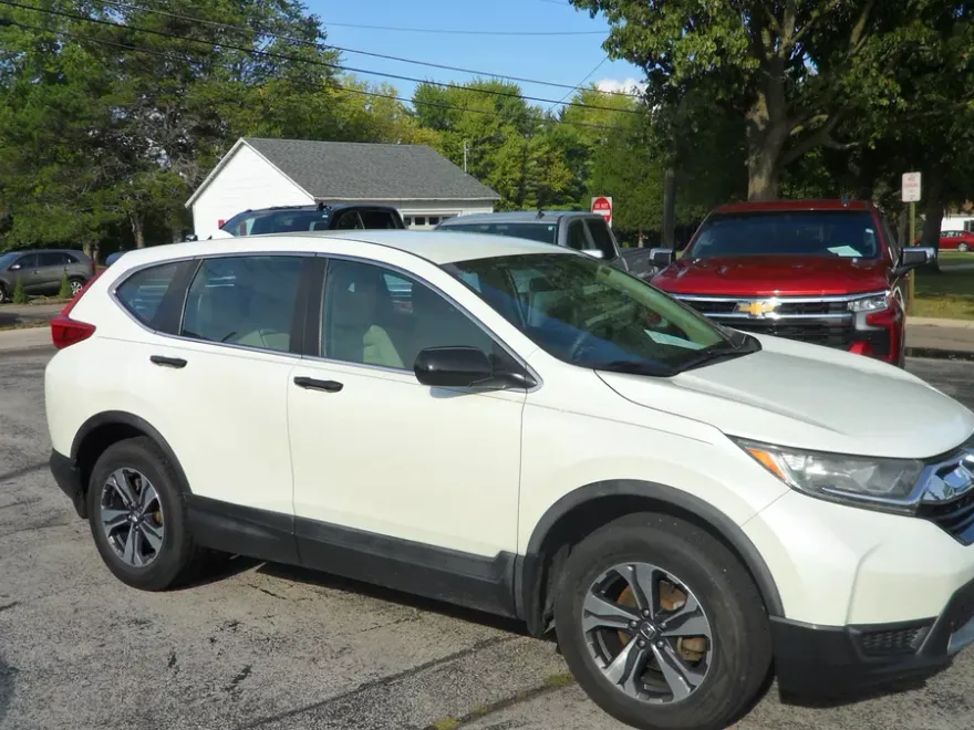 2017 Honda CR-V LX photo 1