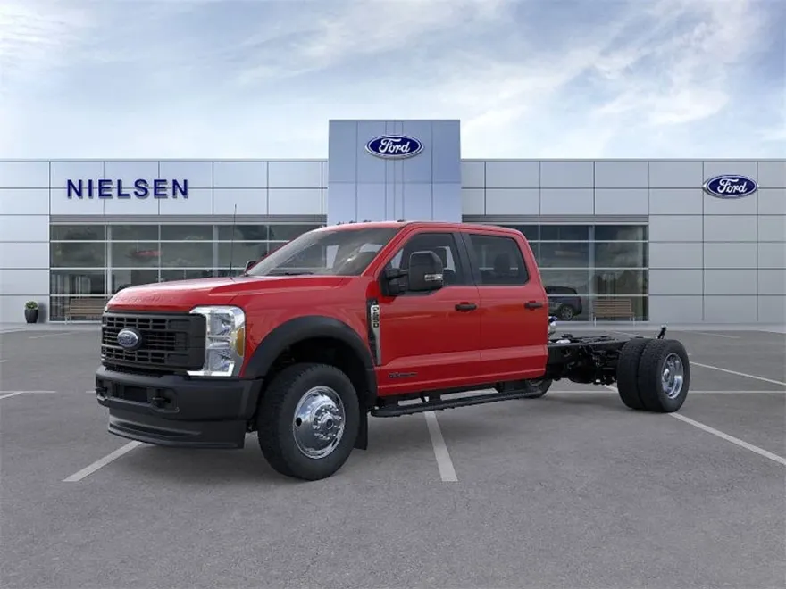 2025 Ford F-550 photo 1