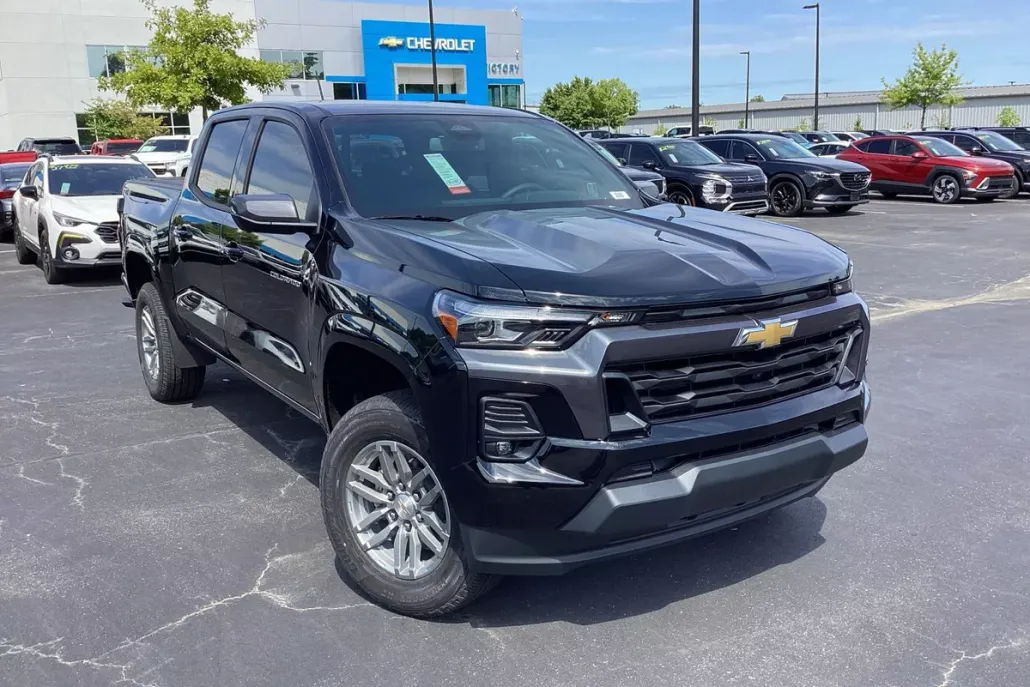 2026 Chevrolet Colorado LT photo 1
