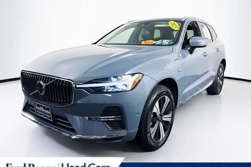 2023 Volvo XC60 Recharge Hybrid T8 Plus photo 1
