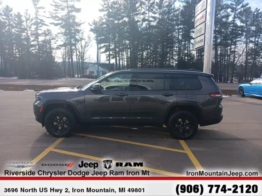 2024 Jeep Grand Cherokee Altitude photo 1