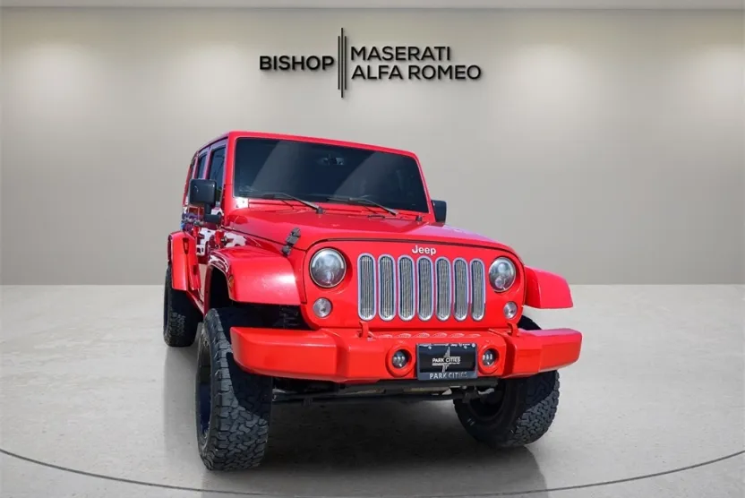 2015 Jeep Wrangler Unlimited Sahara photo 1