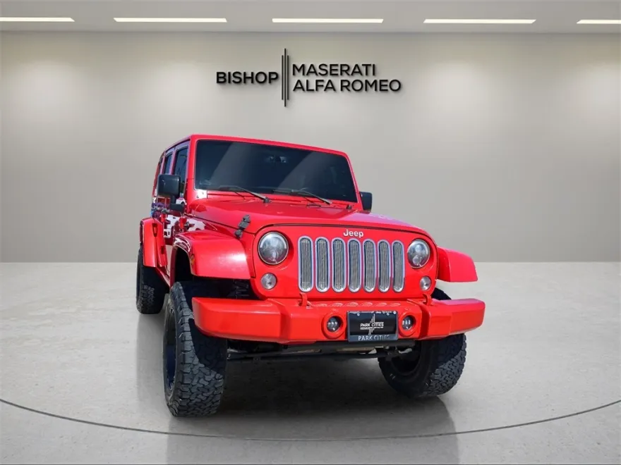 2015 Jeep Wrangler Unlimited Sahara photo 1