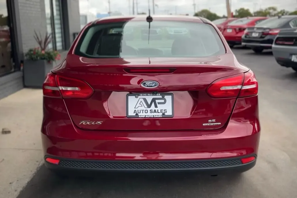 2016 Ford Focus Sedan photo 1