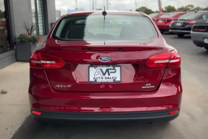 2016 Ford Focus Sedan photo 1