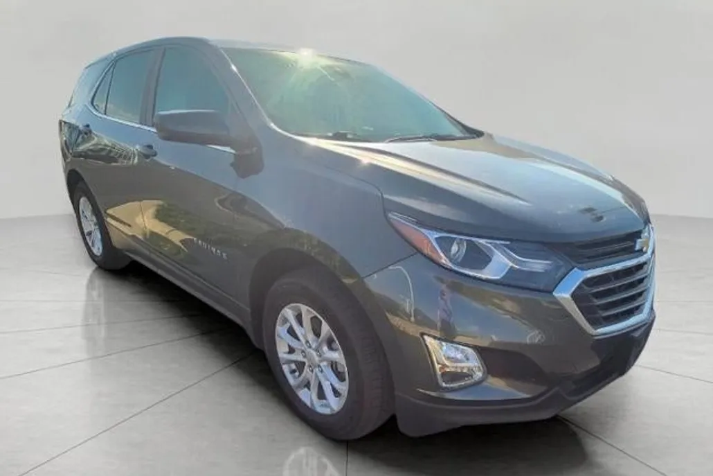 2021 Chevrolet Equinox LT photo 1