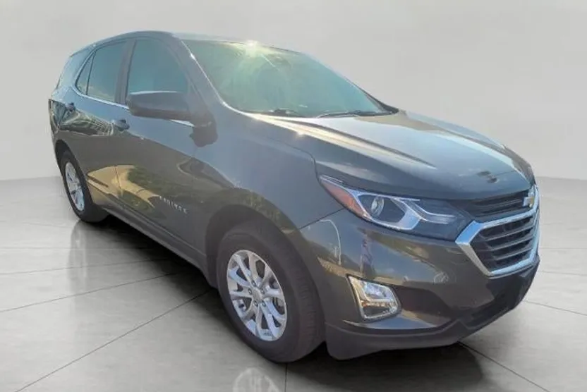 2021 Chevrolet Equinox LT photo 1