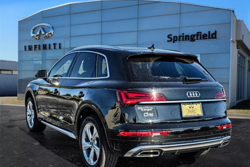 2023 Audi Q5 45 S line Premium Plus photo 1