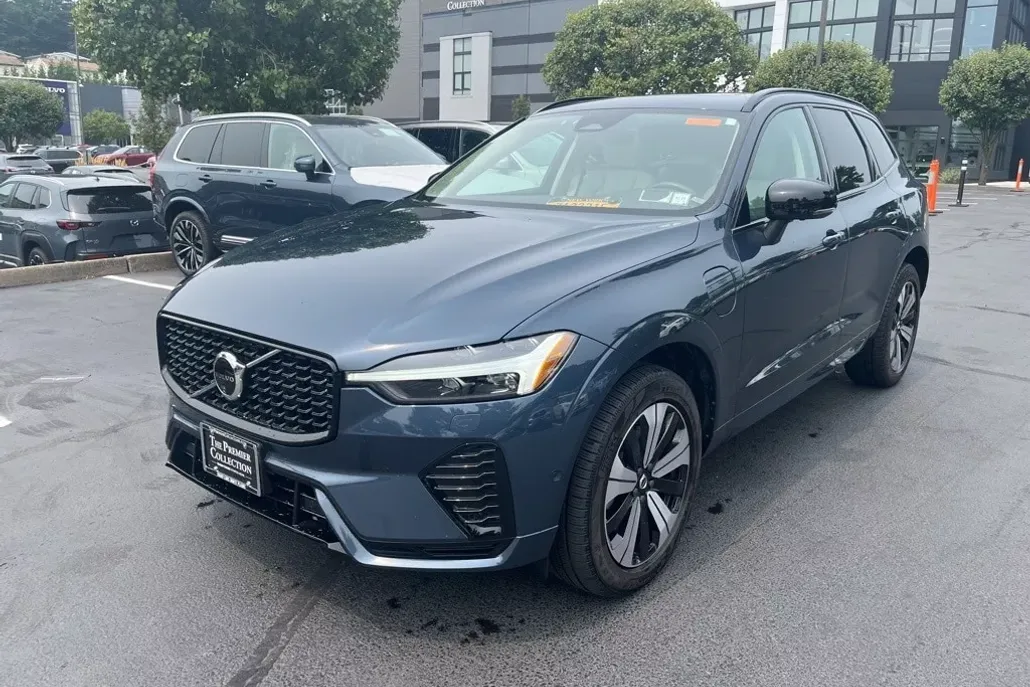 2024 Volvo XC60 Recharge Hybrid T8 Plus photo 1