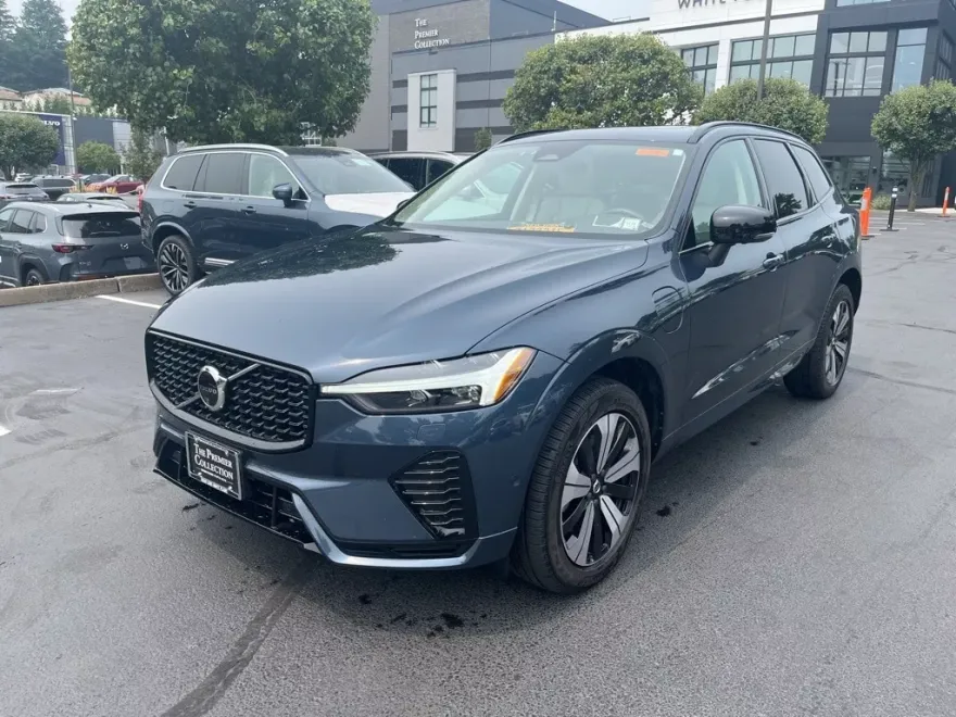2024 Volvo XC60 Recharge Hybrid T8 Plus photo 1