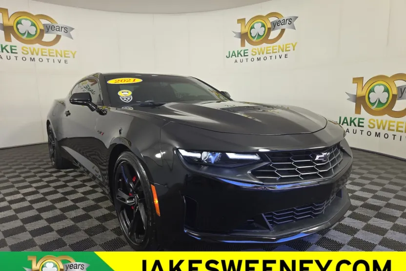 2021 Chevrolet Camaro LT1 photo 1
