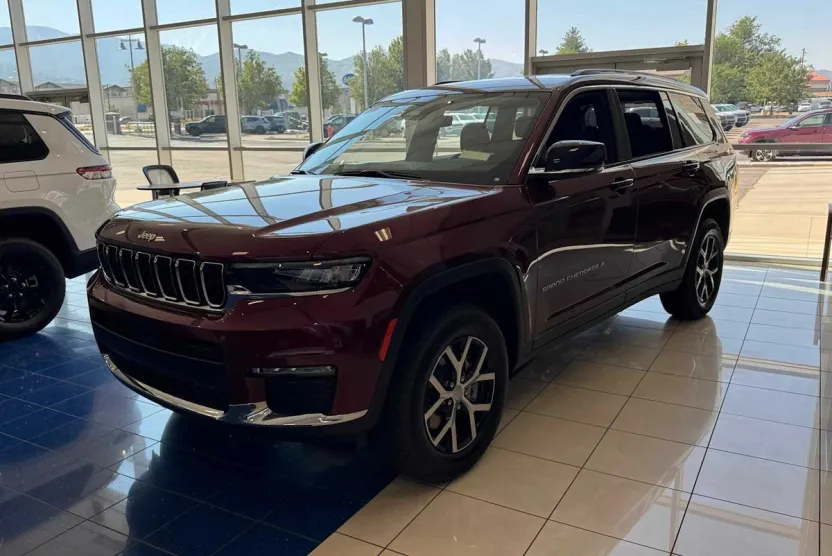 2025 Jeep Grand Cherokee Limited photo 1