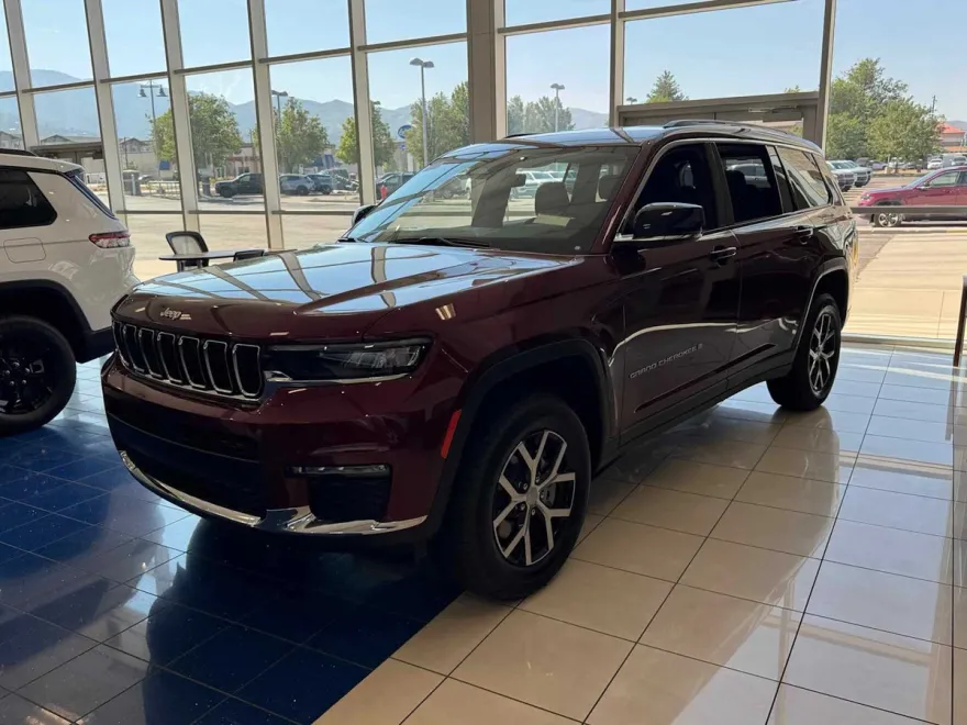 2025 Jeep Grand Cherokee Limited photo 1