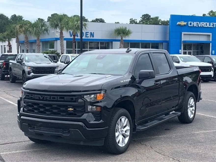 2024 Chevrolet Silverado 1500 Custom photo 1