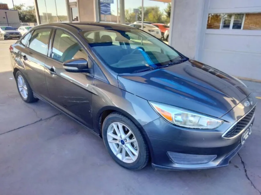 2016 Ford Focus SE photo 1