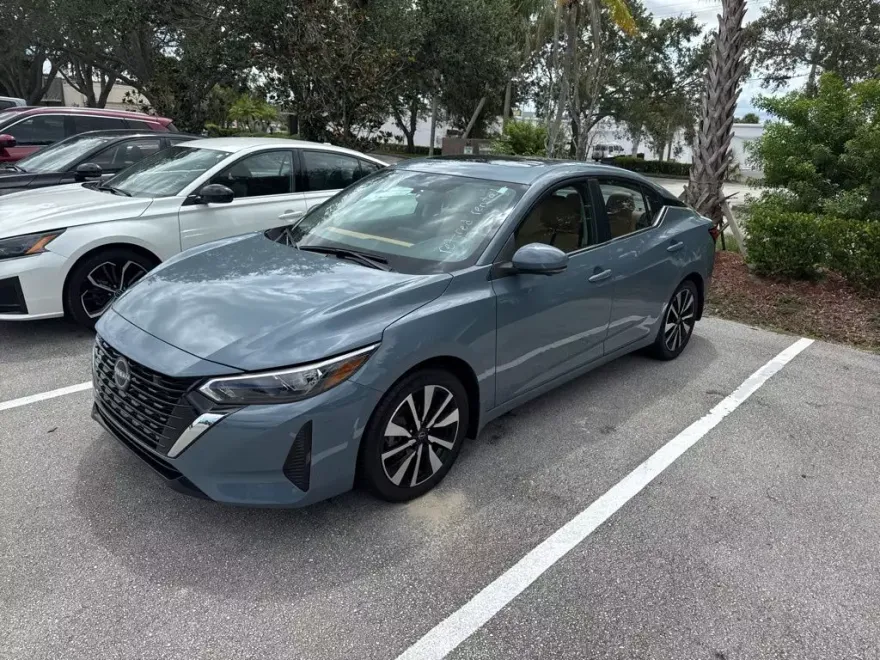 2024 Nissan Sentra SV photo 1