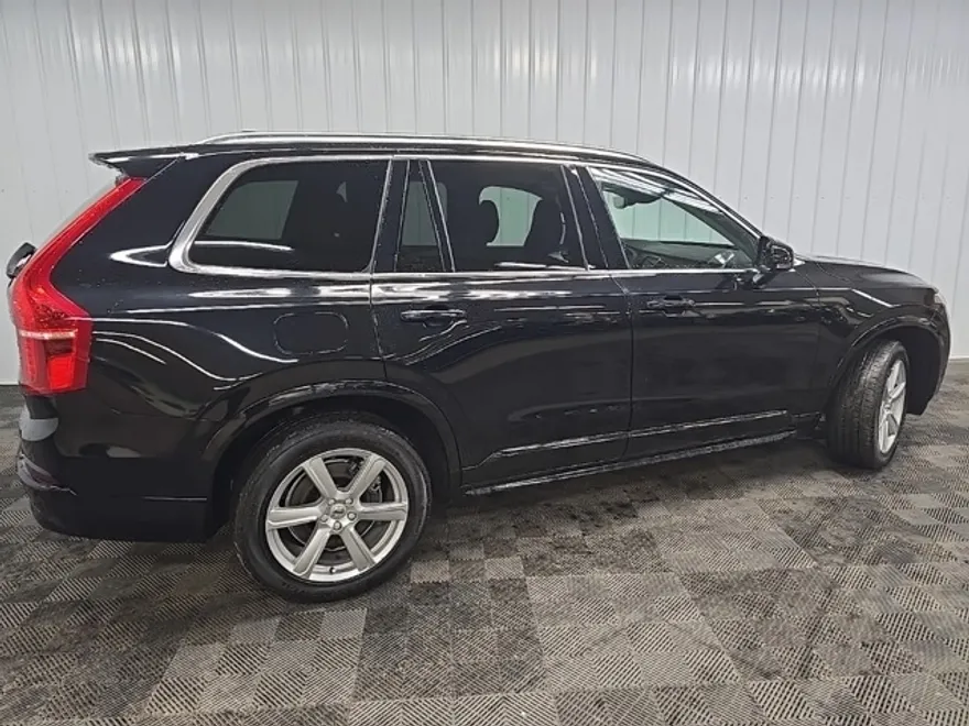 2023 Volvo XC90 B5 Core photo 1
