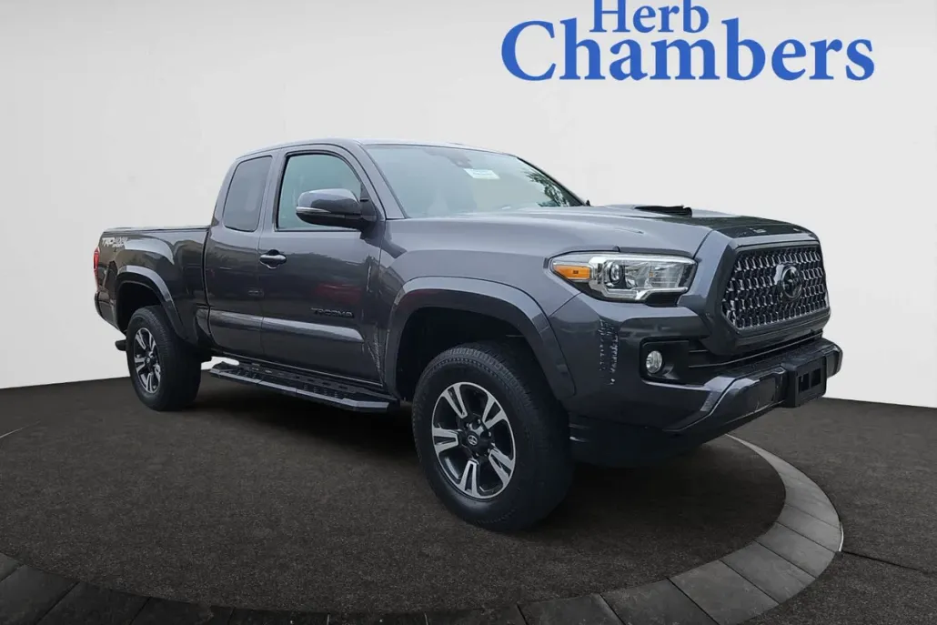 2018 Toyota Tacoma TRD Sport Access Cab V6 4x4 photo 1