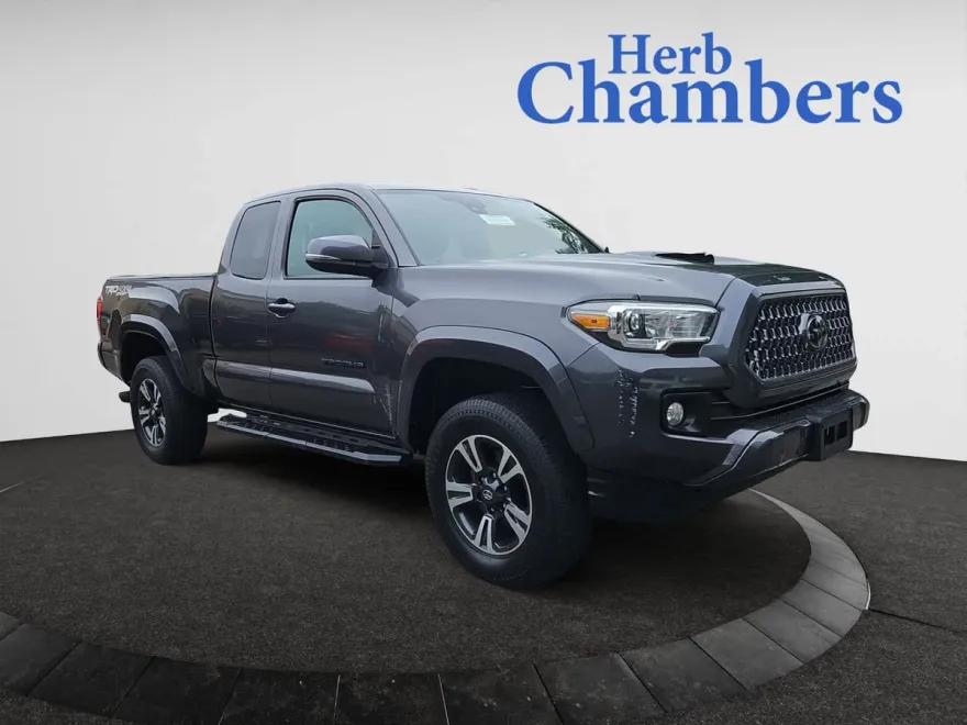 2018 Toyota Tacoma TRD Sport Access Cab V6 4x4 photo 1
