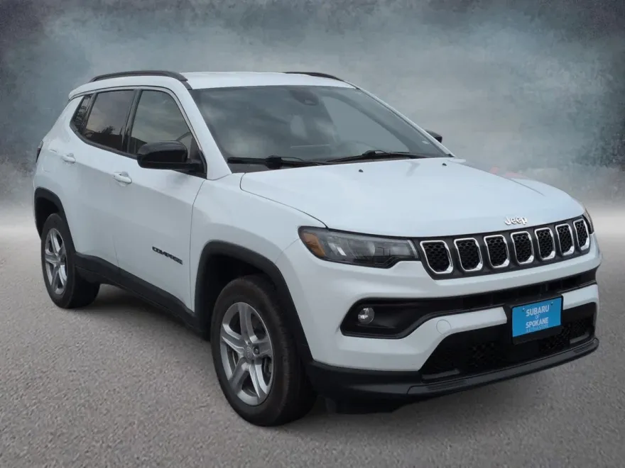 2024 Jeep Compass Latitude photo 1