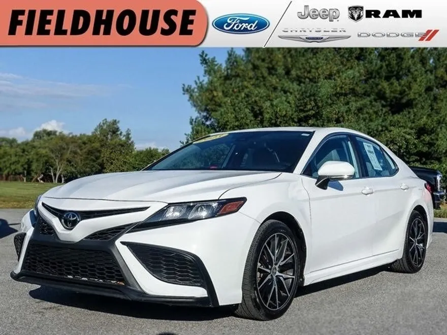 2023 Toyota Camry SE photo 1
