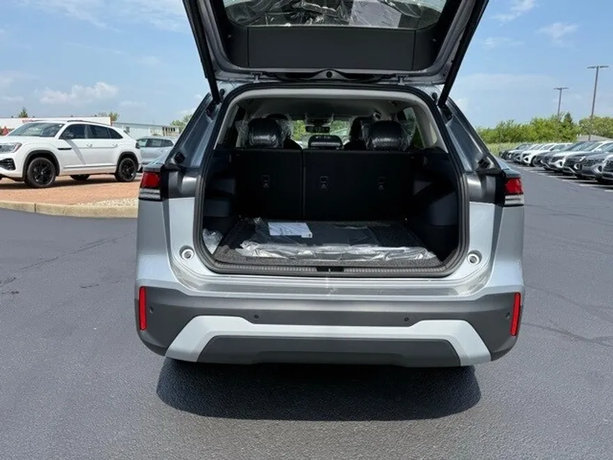 2025 Volkswagen Tiguan SE photo 1