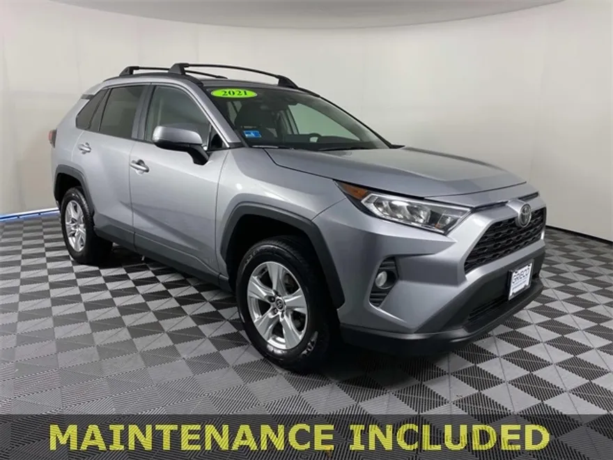 2021 Toyota RAV4 XLE photo 1