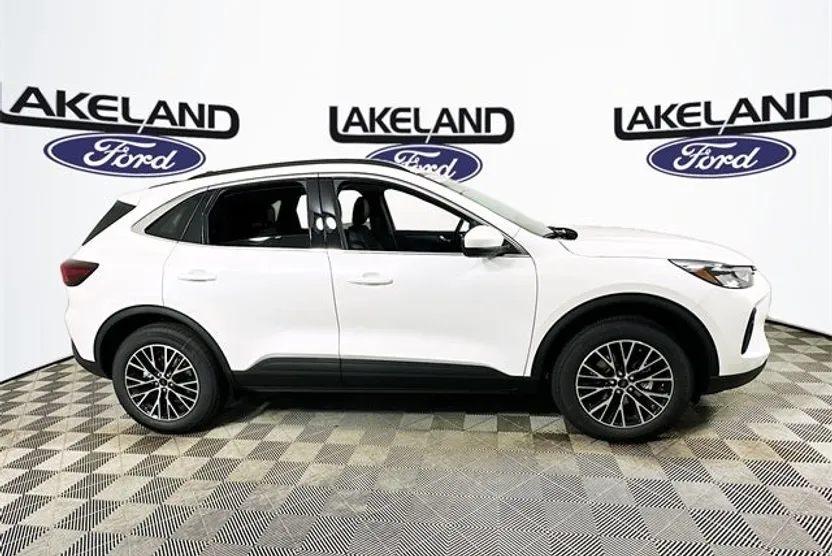 2026 Ford Escape Base photo 1