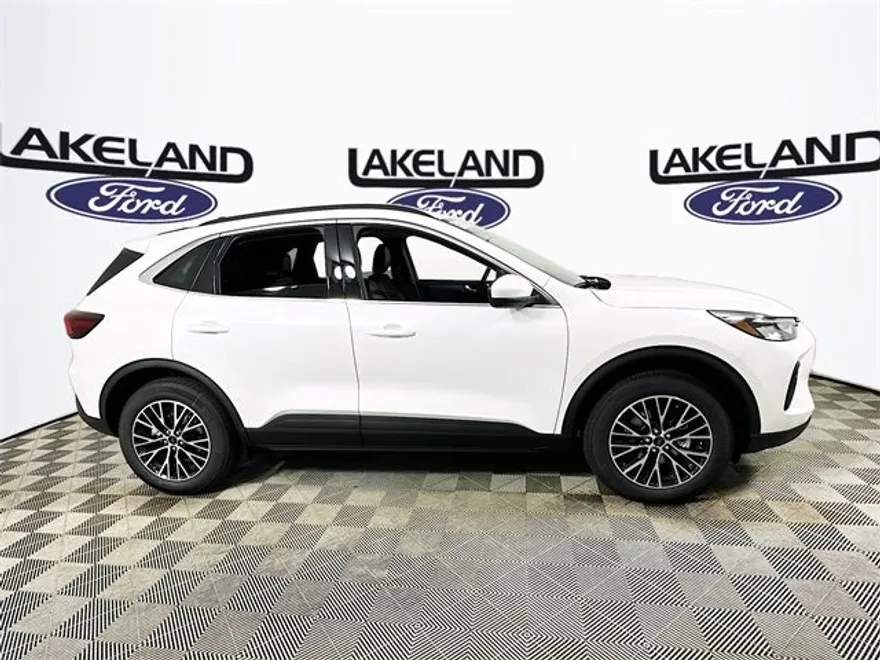 2026 Ford Escape Base photo 1