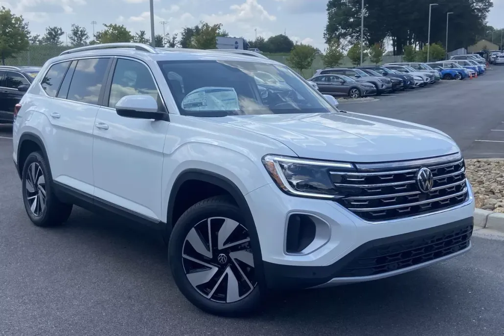 2026 Volkswagen Atlas SEL photo 1