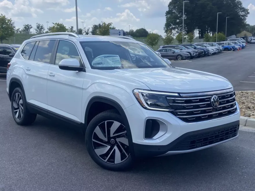 2026 Volkswagen Atlas SEL photo 1
