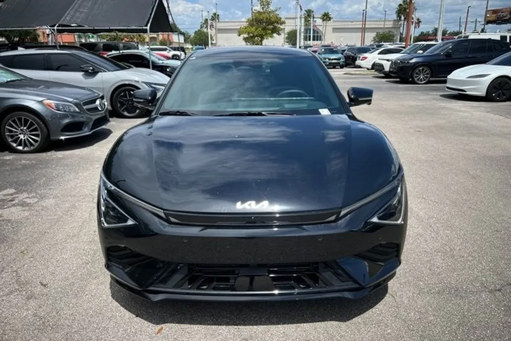 2025 Kia EV6 GT-Line photo 1