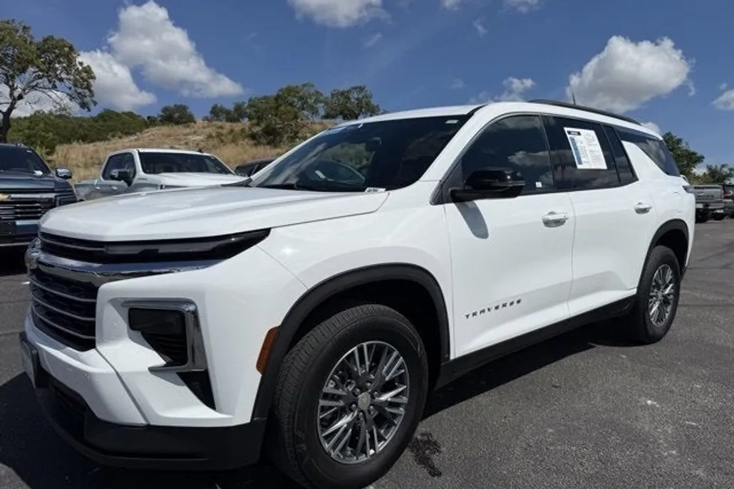 2025 Chevrolet Traverse 1LT photo 1