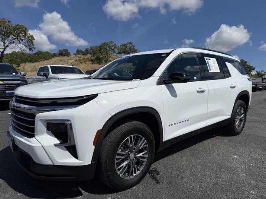 2025 Chevrolet Traverse 1LT photo 1