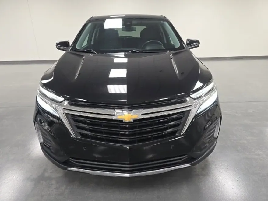 2023 Chevrolet Equinox LT photo 1