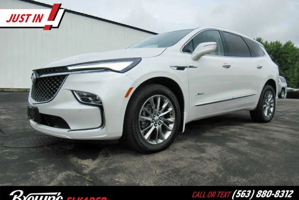 2023 Buick Enclave Avenir photo 1