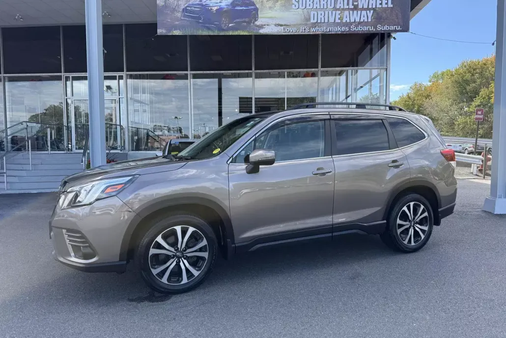 2022 Subaru Forester Limited photo 1