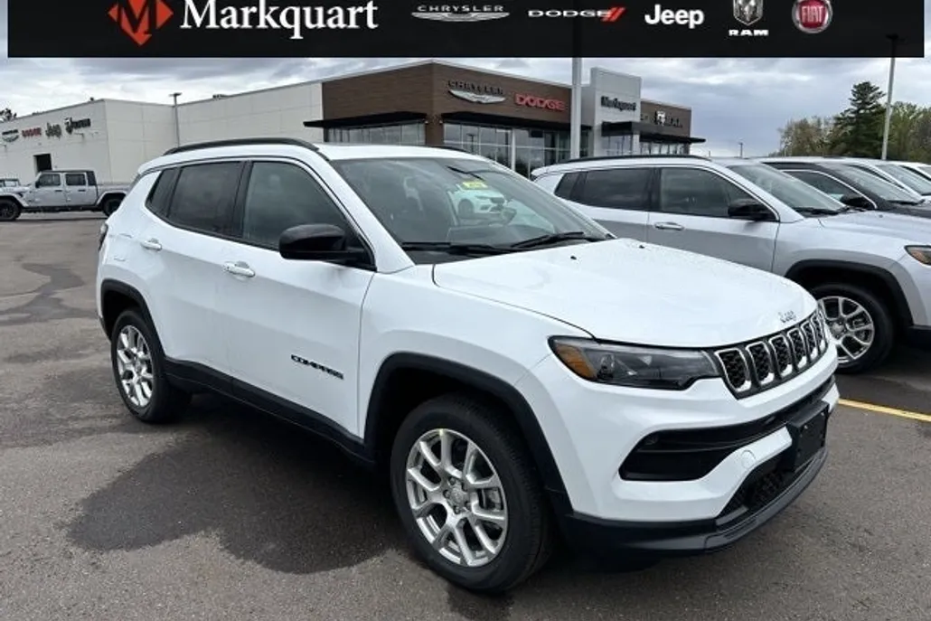 2024 Jeep Compass Latitude Lux photo 1