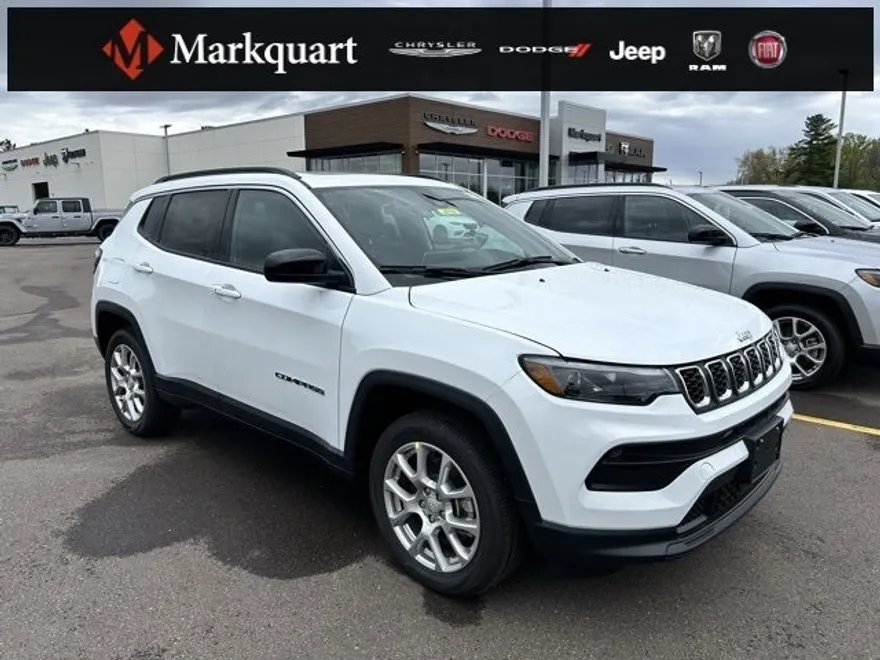 2024 Jeep Compass Latitude Lux photo 1
