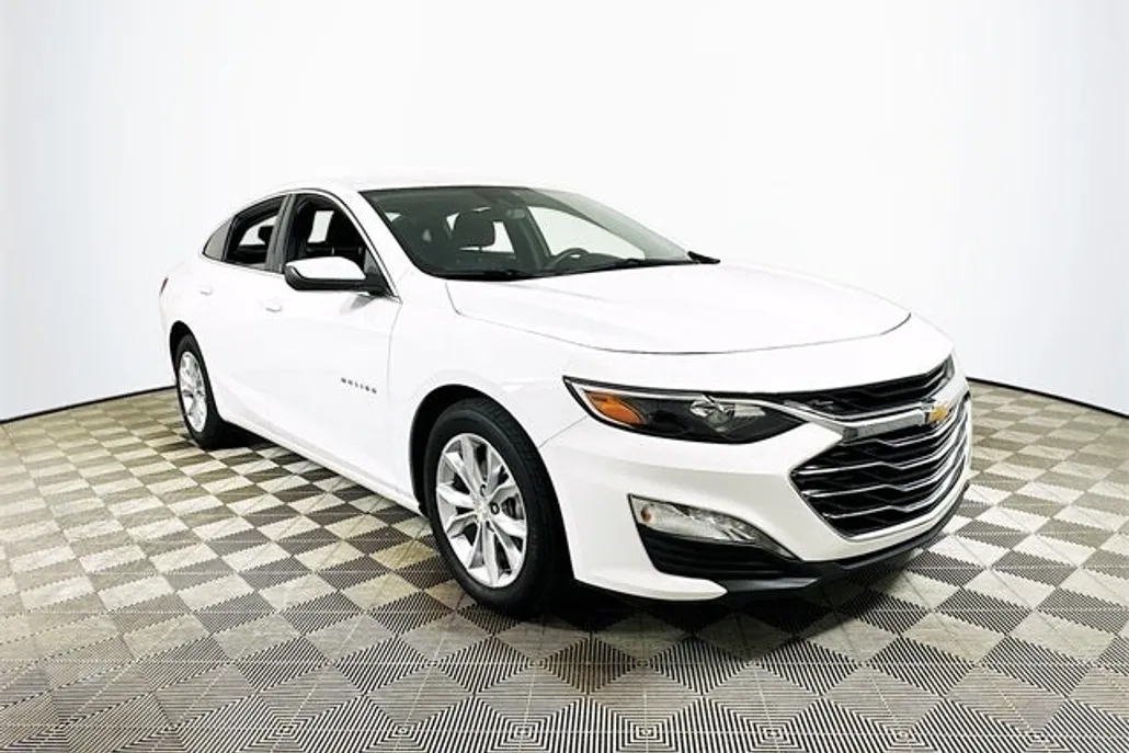 2024 Chevrolet Malibu 1LT photo 1