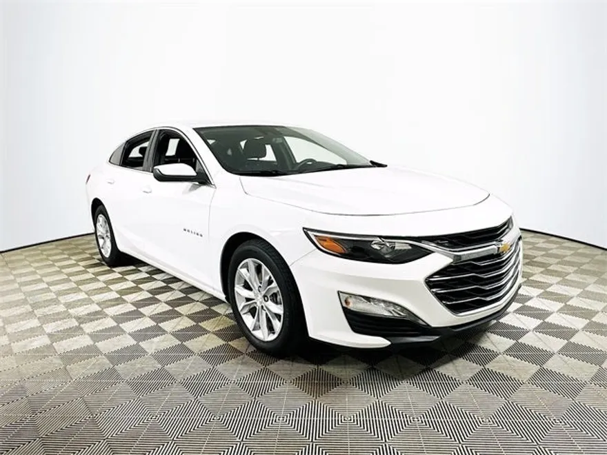 2024 Chevrolet Malibu 1LT photo 1