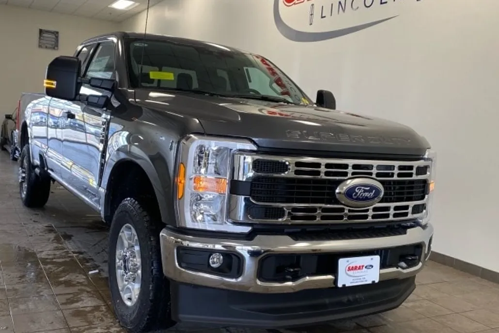 2025 Ford F-350 XLT photo 1