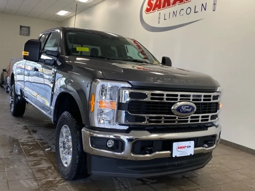 2025 Ford F-350 XLT photo 1