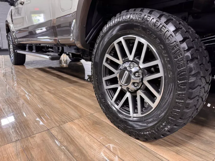 2017 Ford F-250 photo 1