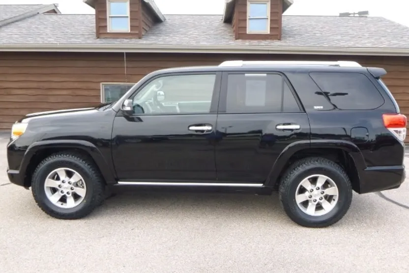 2011 Toyota 4Runner SR5 photo 1
