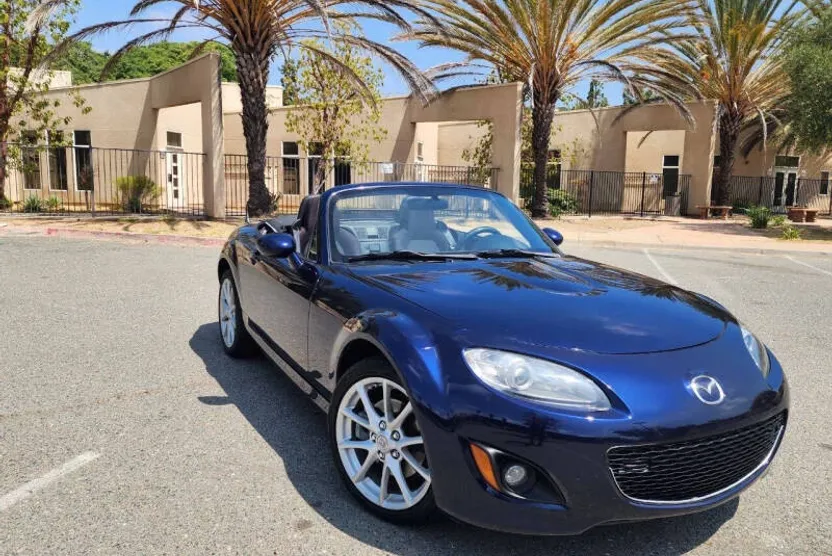 2010 Mazda MX-5 Miata Miata Touring photo 1